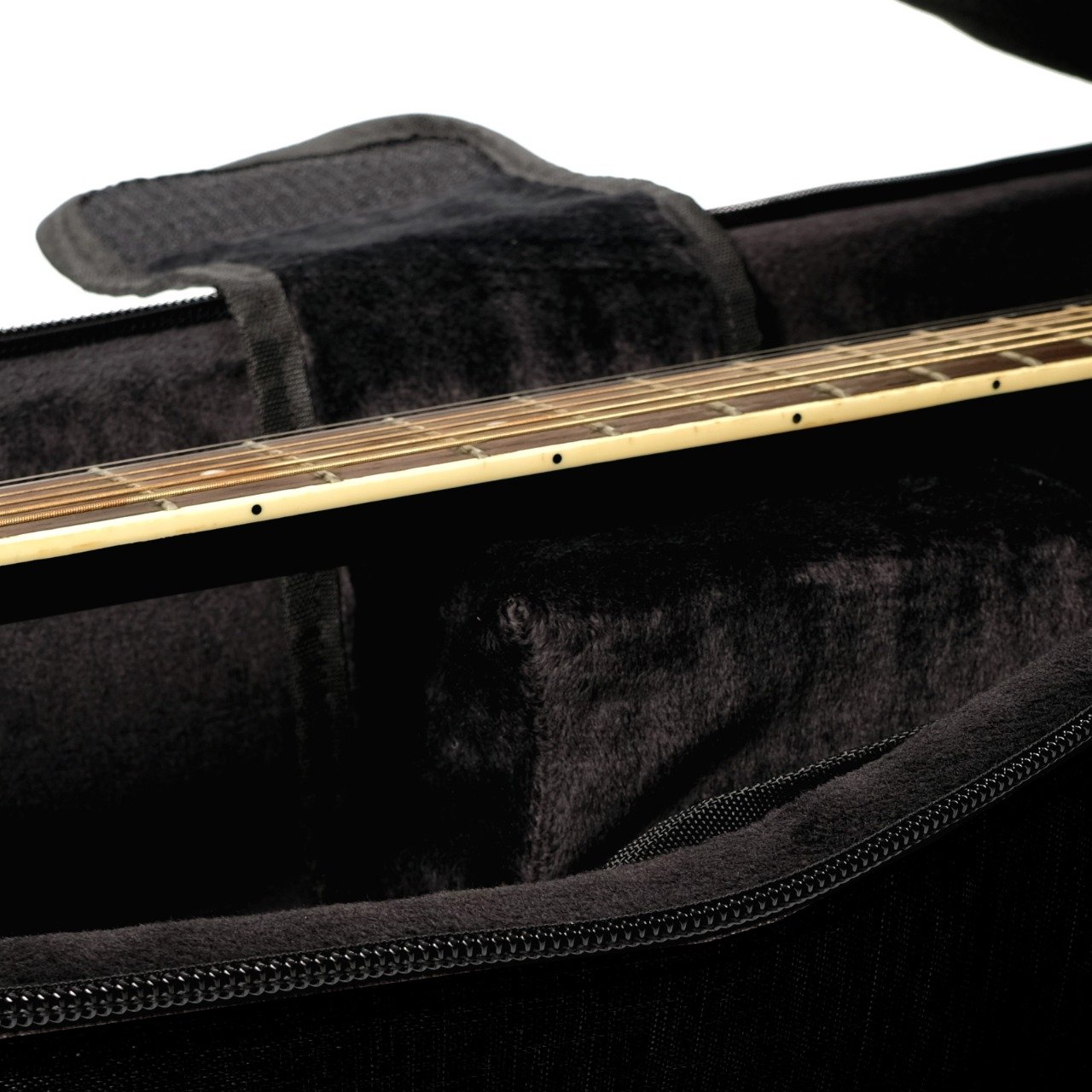 Dr. Case Portage 2.0 Acoustic Guitar Bag 使用情境