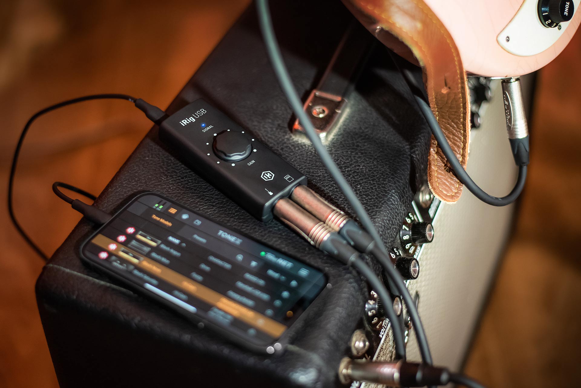 IK Multimedia iRig USB 配件展示