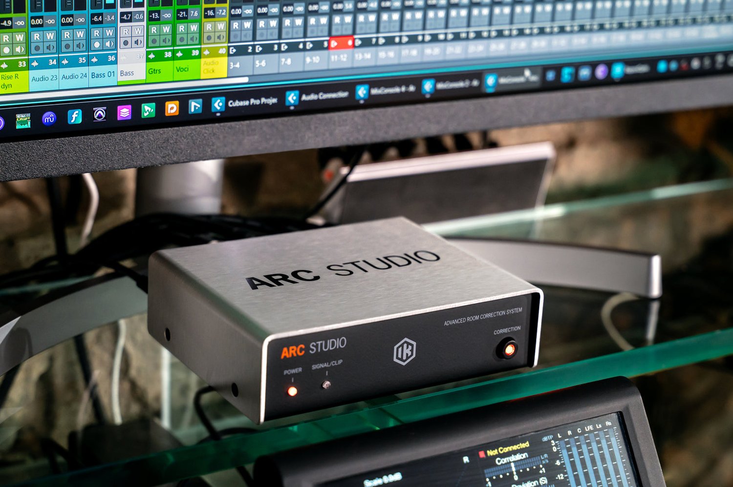 IK Multimedia ARC Studio 產品外觀