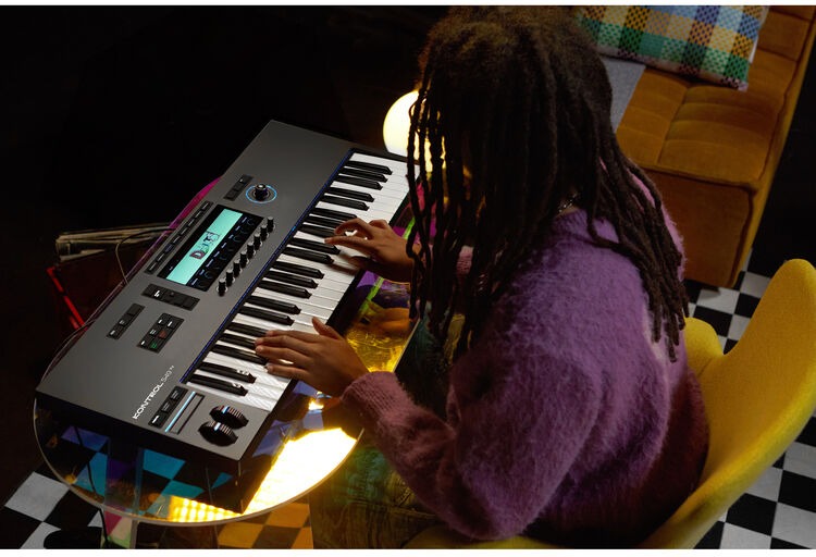 Native Instruments Komplete Kontrol S49 MK3 產品外觀