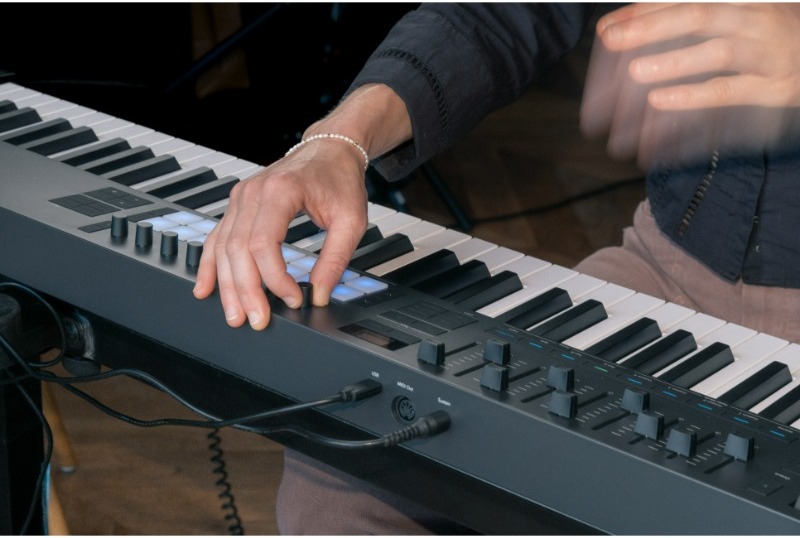 Novation Launchkey 88 MK4 細節展示