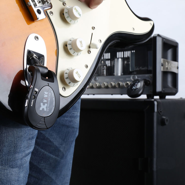 Xvive U2 Wireless Guitar System 配件展示