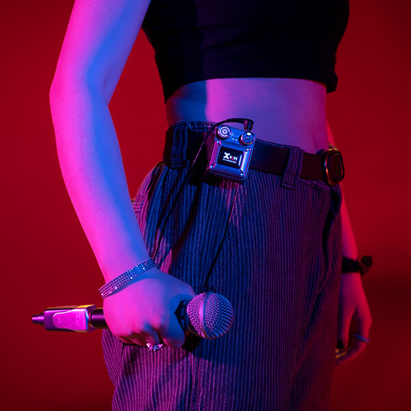Xvive U4R2 Wireless IEM System 配件展示