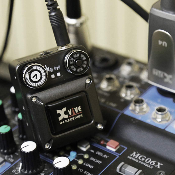 Xvive U4R2 Wireless IEM System 規格示意