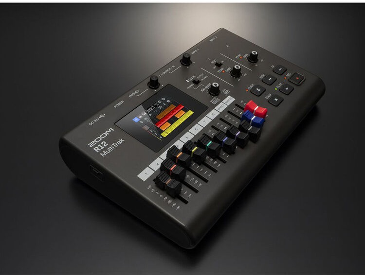 ZOOM R12 MultiTrak 產品外觀