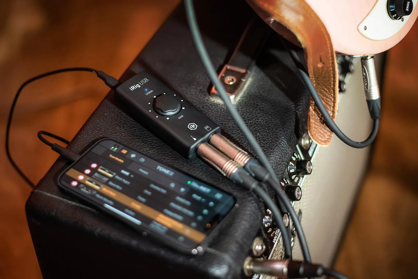 IK Multimedia iRig USB 配件展示