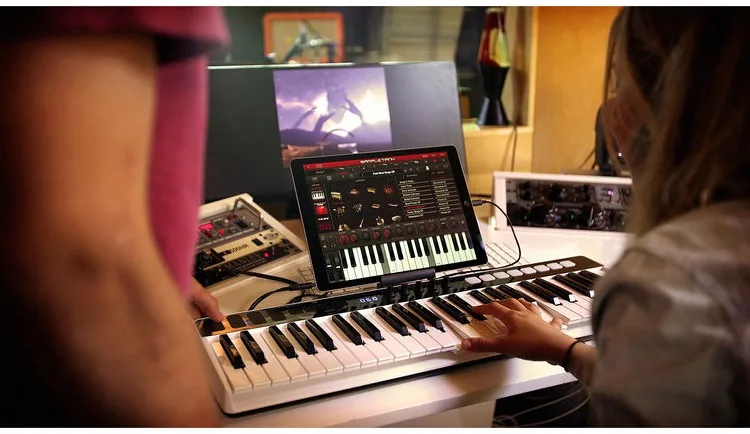 IK Multimedia iRig Keys I/O 49 配件展示