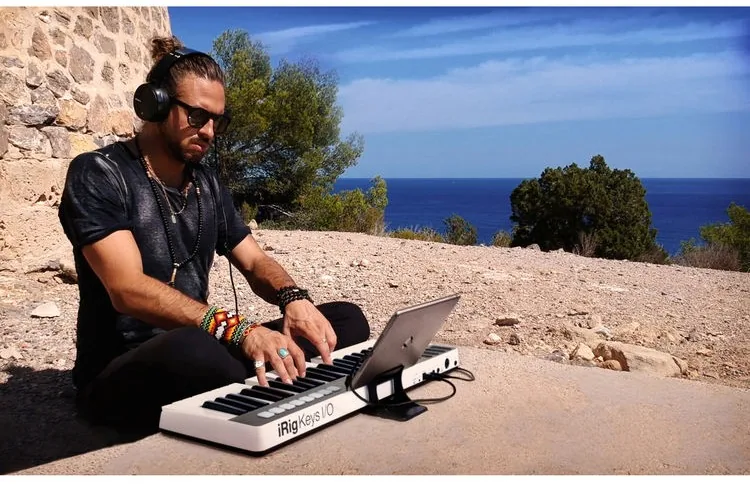 IK Multimedia iRig Keys I/O 49 規格示意